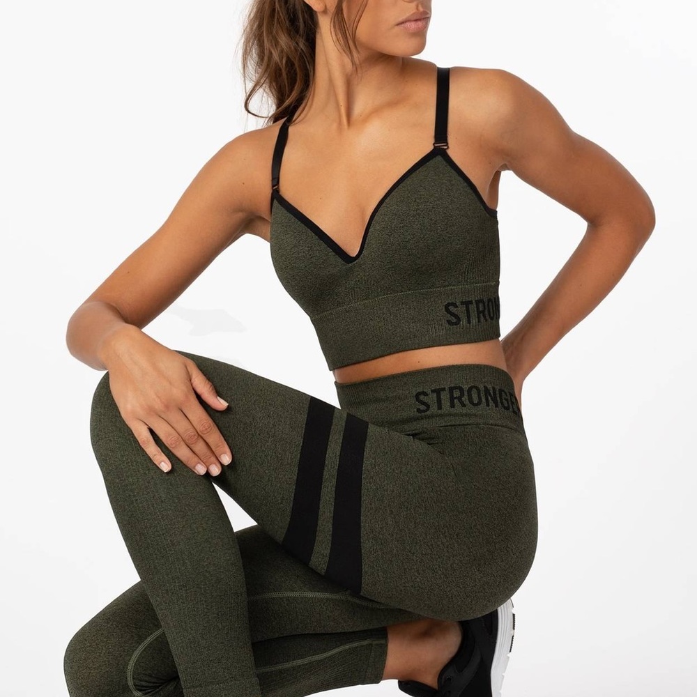Stronger the label seamless sports bra in green. New with tags , never worn